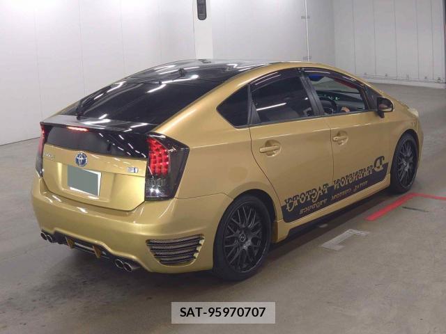 Toyota PRIUS 2013-11 8363417-4