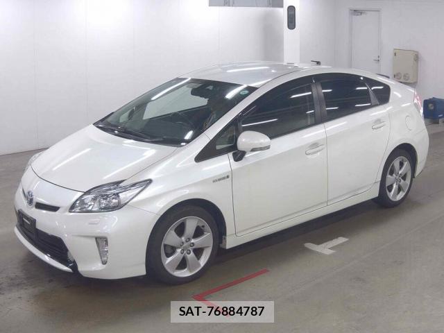 Toyota PRIUS 2013-07 8363431-3
