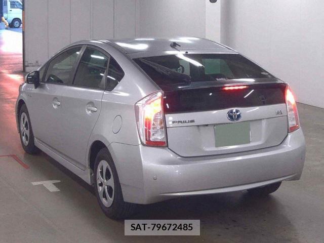 Toyota PRIUS 2014-07 8363432-1