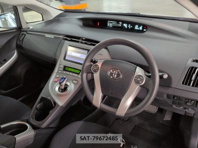 Toyota PRIUS 2014-07 8363432-2