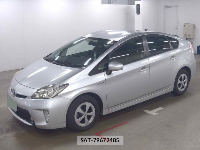 Toyota PRIUS 2014-07 8363432-3