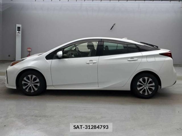 Toyota PRIUS 2021-06 8363444-10