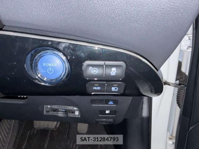Toyota PRIUS 2021-06 8363444-12
