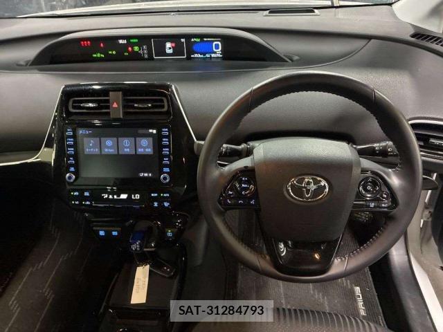 Toyota PRIUS 2021-06 8363444-2
