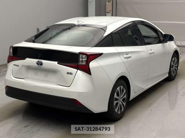 Toyota PRIUS 2021-06 8363444-9