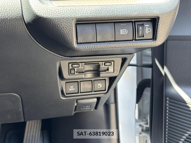 Toyota PRIUS 2024 8363469-11