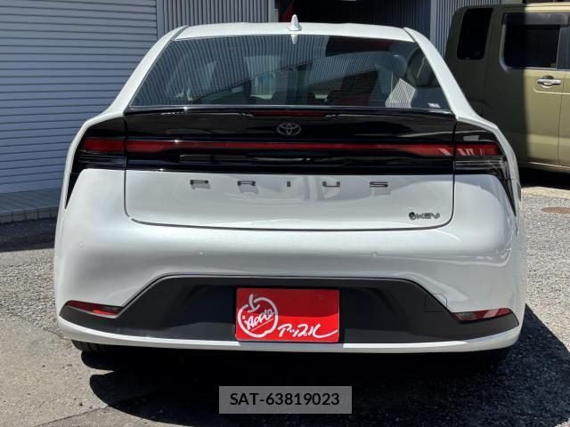 Toyota PRIUS 2024 8363469-9