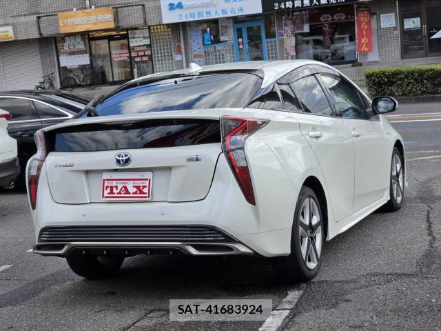 Toyota PRIUS 2016-03 8363519-1