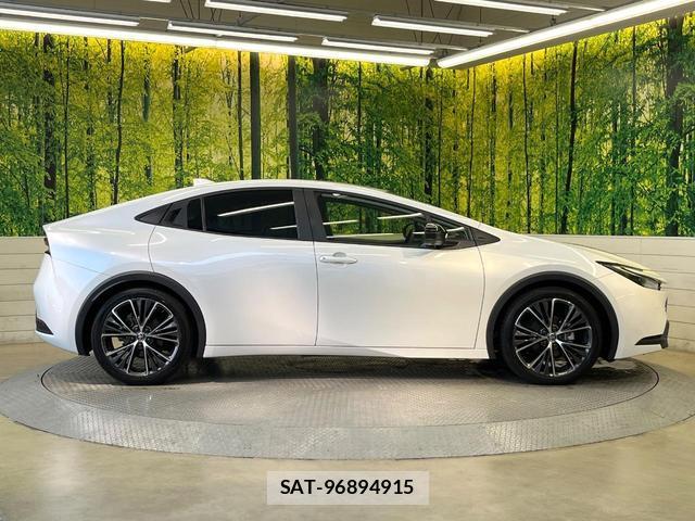 Toyota PRIUS 2023-10 8363783-17