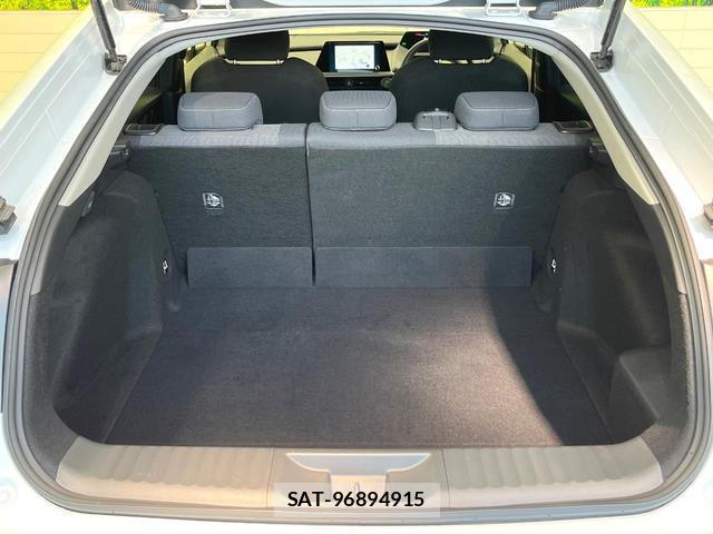 Toyota PRIUS 2023-10 8363783-9