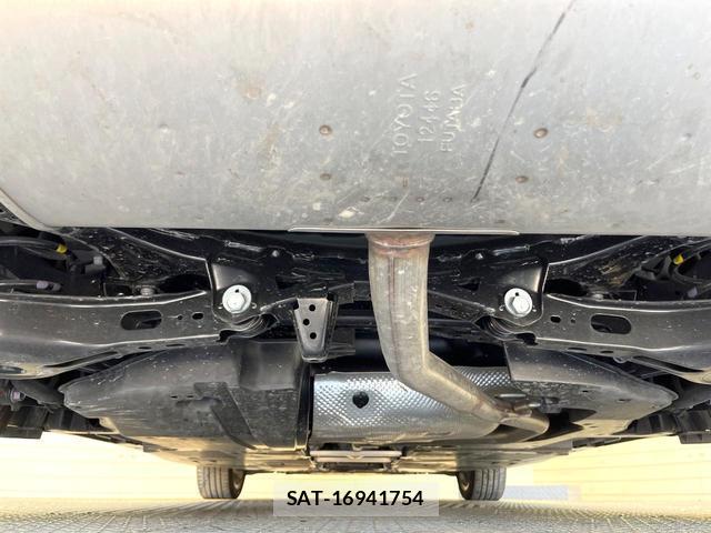 Toyota PRIUS 2024-10 8363810-18