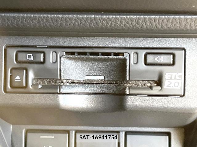 Toyota PRIUS 2024-10 8363810-5
