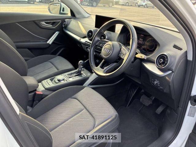 Audi Q2 2017-11 8362085-4