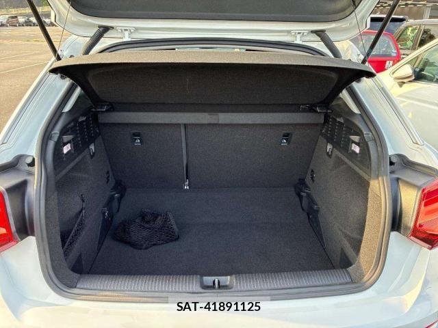 Audi Q2 2017-11 8362085-5