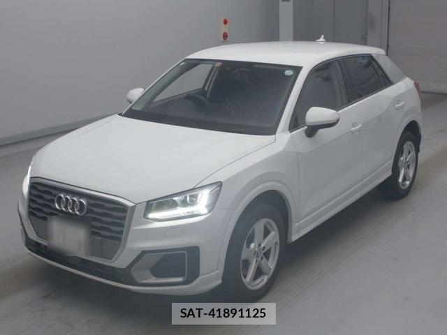 Audi Q2 2017-11 8362085-6