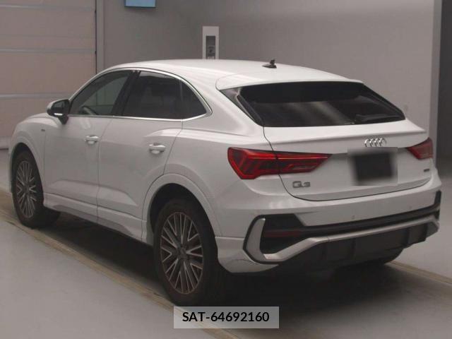 Audi Q3 2021-07 8362162-6
