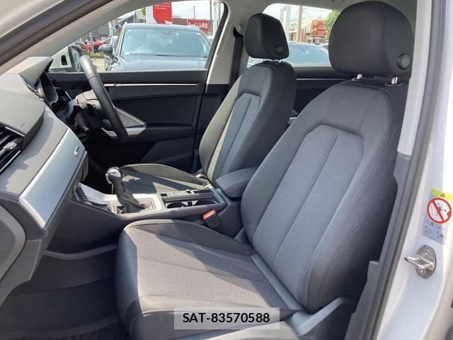 Audi Q3 2024-12 8362922-13