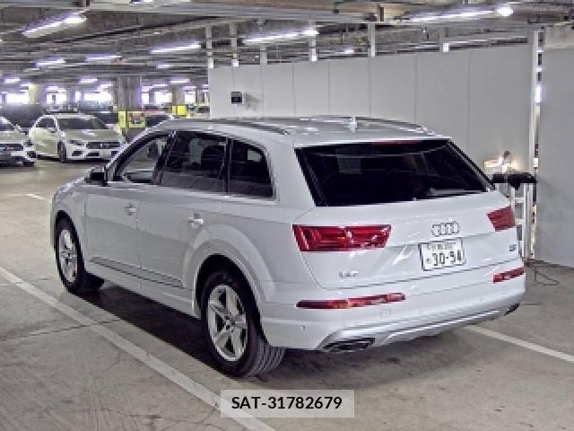Audi Q7 2016-08 8362090-1