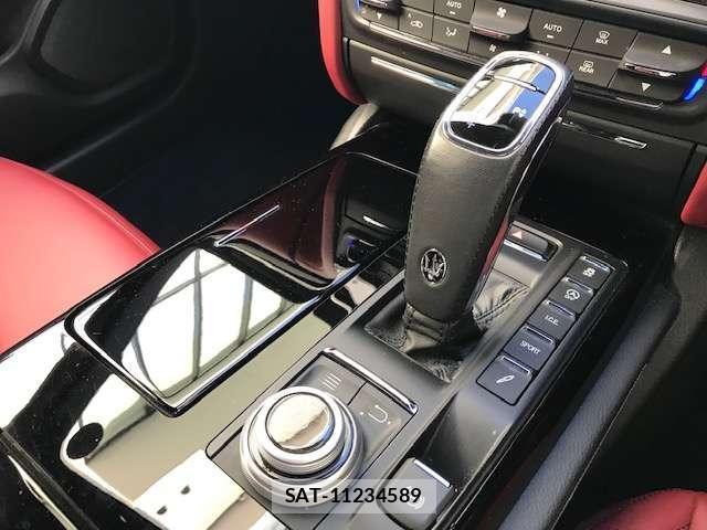 Maserati QUATTROPORTE 2019-04 8363194-12