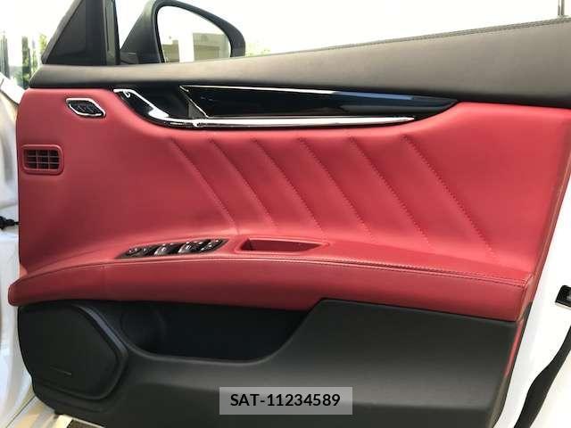 Maserati QUATTROPORTE 2019-04 8363194-16