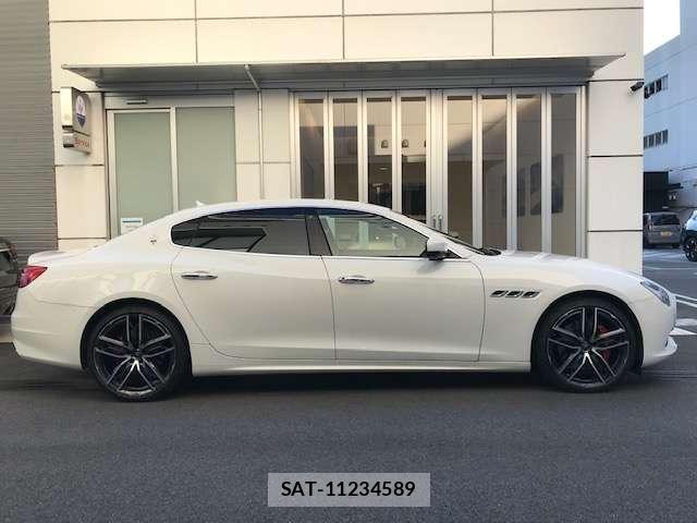 Maserati QUATTROPORTE 2019-04 8363194-3