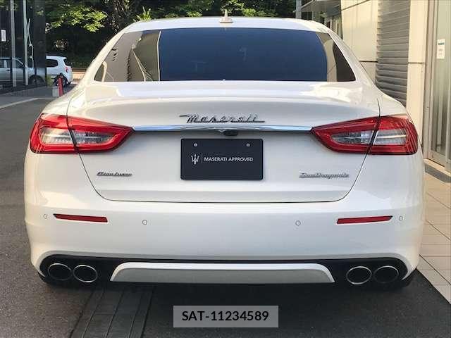Maserati QUATTROPORTE 2019-04 8363194-5