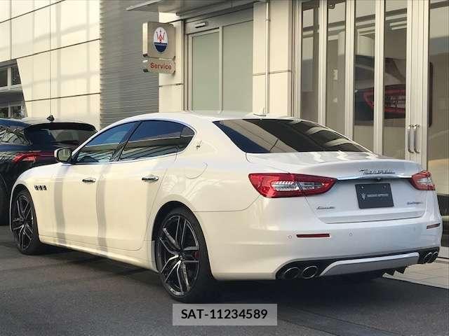 Maserati QUATTROPORTE 2019-04 8363194-6