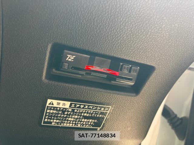 Toyota RACTIS 2012-05 8361971-11