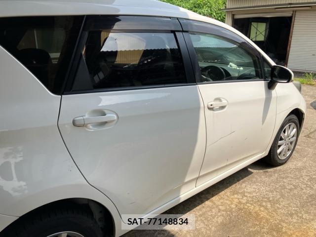 Toyota RACTIS 2012-05 8361971-13