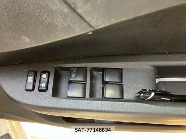 Toyota RACTIS 2012-05 8361971-15