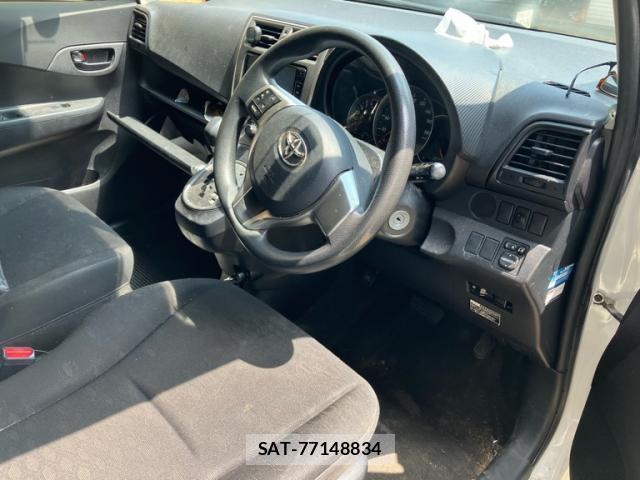 Toyota RACTIS 2012-05 8361971-3