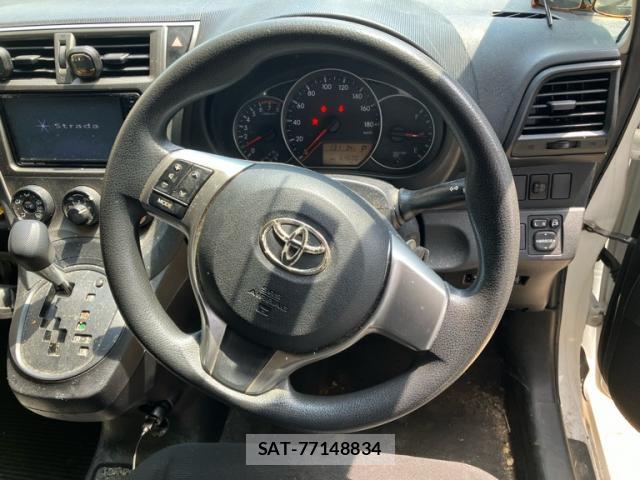 Toyota RACTIS 2012-05 8361971-9