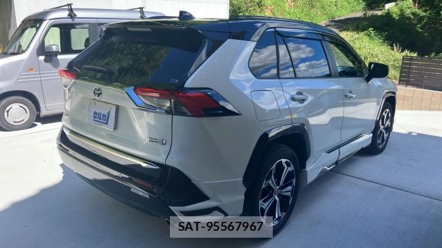 Toyota RAV4 PHV 2021-08 8362291-12