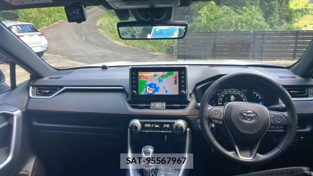 Toyota RAV4 PHV 2021-08 8362291-2