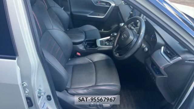 Toyota RAV4 PHV 2021-08 8362291-5