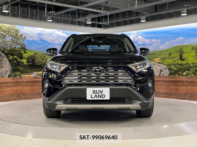 Toyota RAV4 2024-01 8361028-14
