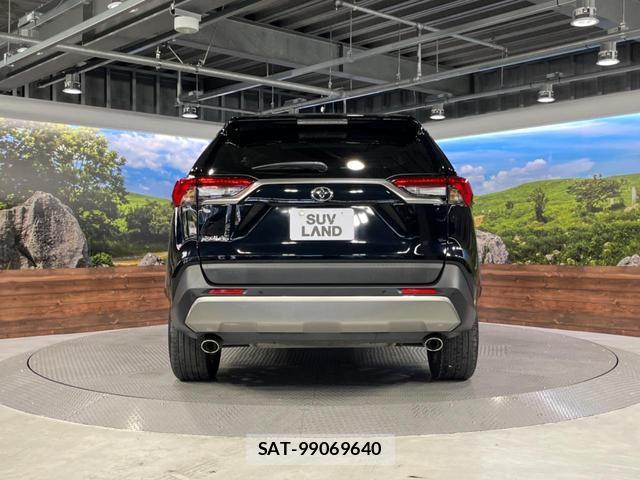 Toyota RAV4 2024-01 8361028-15