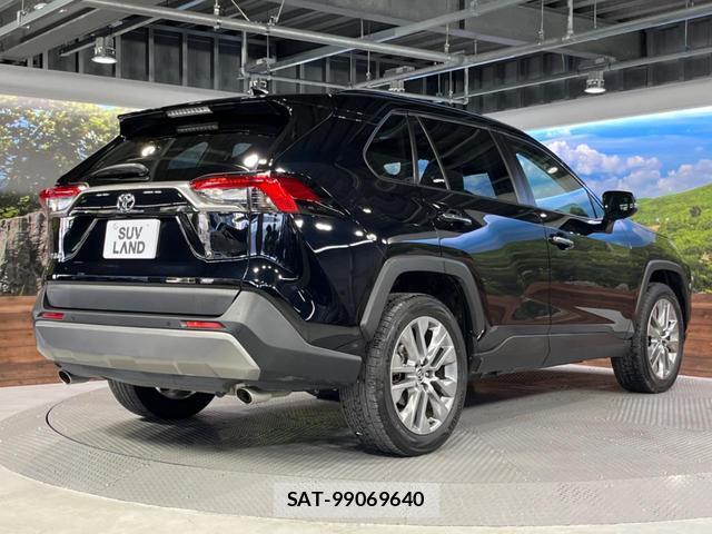 Toyota RAV4 2024-01 8361028-17