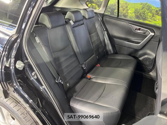 Toyota RAV4 2024-01 8361028-9