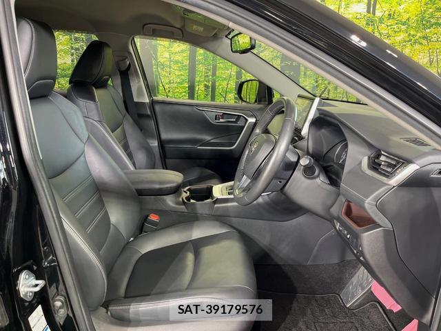 Toyota RAV4 2020-10 8361064-9