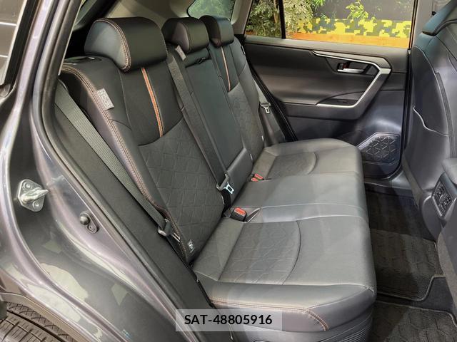 Toyota RAV4 2022-03 8361665-11