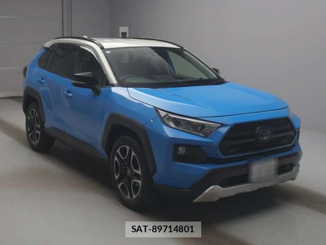 Toyota RAV4 2019-04 8362125-11