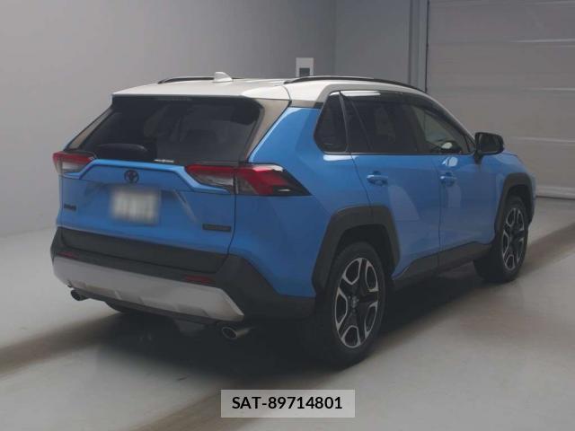 Toyota RAV4 2019-04 8362125-14