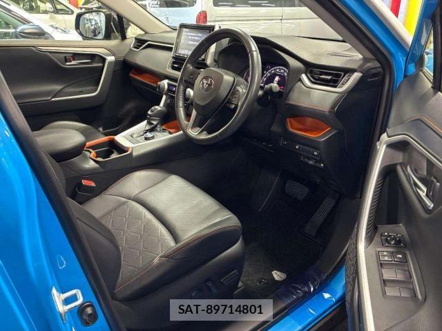 Toyota RAV4 2019-04 8362125-5