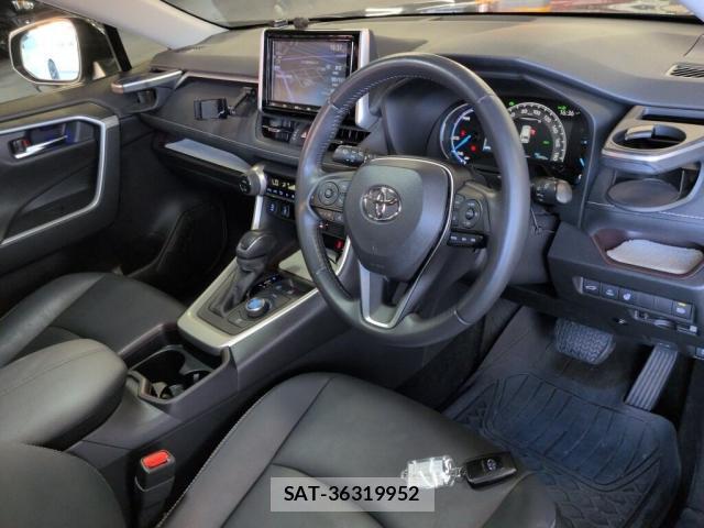 Toyota RAV4 2021-11 8362127-2