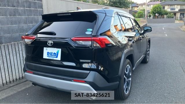 Toyota RAV4 2019-11 8362248-12