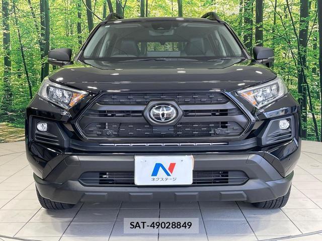 Toyota RAV4 2022-12 8362348-13