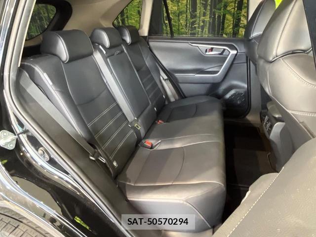 Toyota RAV4 2020-04 8362832-8