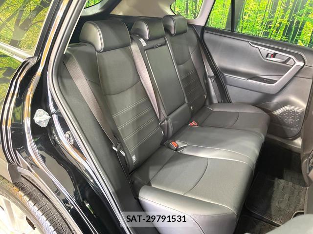 Toyota RAV4 2023-05 8362997-9