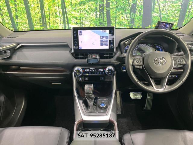 Toyota RAV4 2021-02 8363475-1